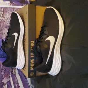 Nike Men's Revolution 6 NN Black and White Running Shoes Size 14